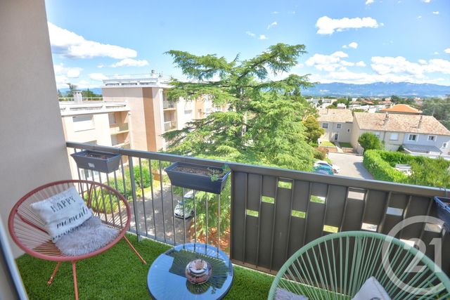 Appartement à louer - 4 pièces - 70.76 m2 - ROMANS SUR ISERE - 26 - RHONE-ALPES - Century 21 Orcalla Immobilier