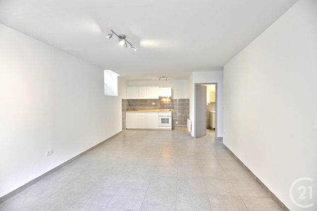 Appartement T3 à louer - 3 pièces - 59.47 m2 - ROMANS SUR ISERE - 26 - RHONE-ALPES - Century 21 Orcalla Immobilier